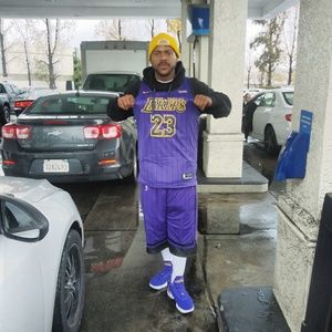 Meet your Posher, Gregory